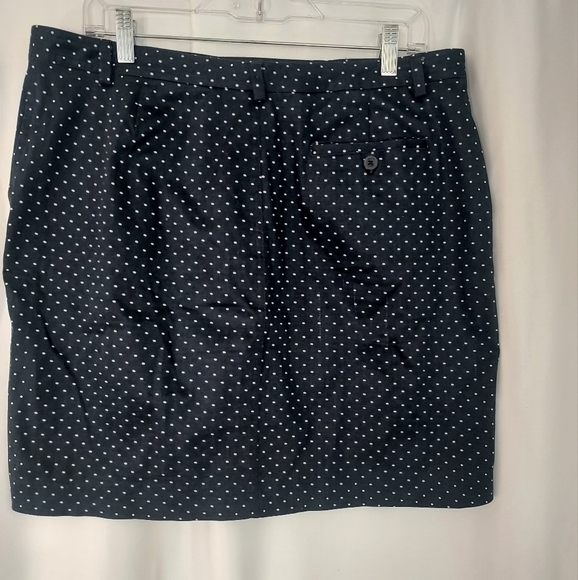 Chaps Navy Polka Dot Skirt. Size 12 - Picture 6 of 10